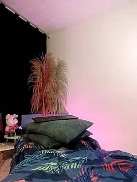 Snapshot of lovely_kitt chatting on 10.05.25 lovely kitt online show from 10.05.25