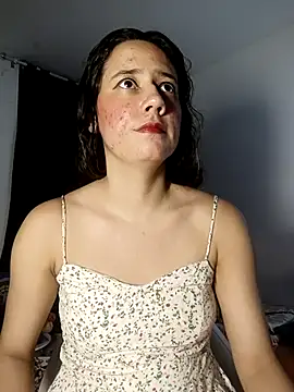 Snapshot of lovely_kitt chatting on 10.19.25 lovely kitt online show from 10.19.25
