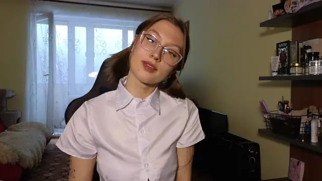 Snapshot of MalvinaBlum chatting on 12.04.24 MalvinaBlum online show from 12.04.24