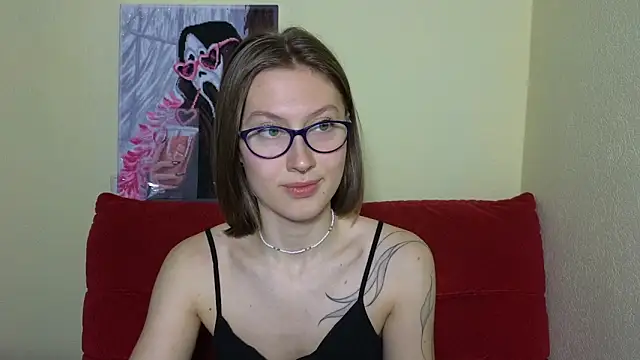 Snapshot of MalvinaBlum chatting on 12.12.24 MalvinaBlum online show from 12.12.24