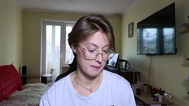 Snapshot of MalvinaBlum chatting on 10.26.25 MalvinaBlum online show from 10.26.25