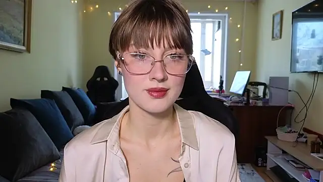 Snapshot of MalvinaBlum chatting on 12.21.25 MalvinaBlum online show from 12.21.25