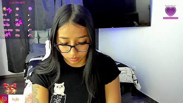 Snapshot of isa_bellaa0 chatting on 12.20.24 isa bellaa0 online show from 12.20.24