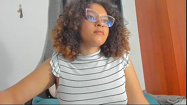 Snapshot of Ada_gales_ chatting on 11.04.25 Ada gales  online show from 11.04.25