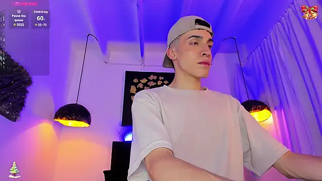 Snapshot of Angel_Snowhotxxx chatting on 12.21.24 Angel Snowhotxxx online show from 12.21.24