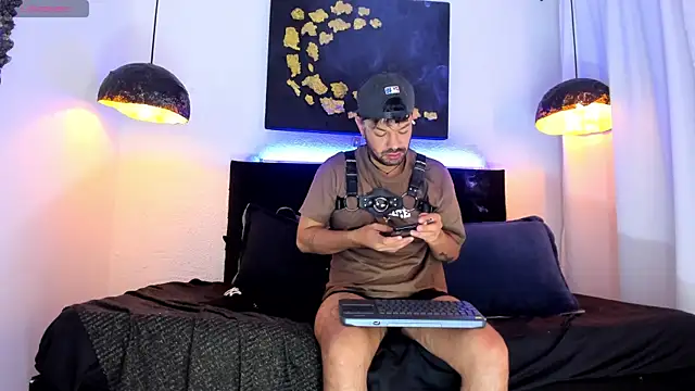 Snapshot of Angel_Snowhotxxx chatting on 12.28.24 Angel Snowhotxxx online show from 12.28.24