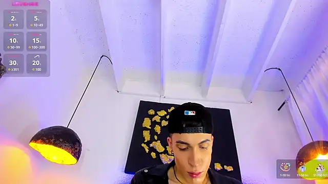 Snapshot of Angel_Snowhotxxx chatting on 12.28.24 Angel Snowhotxxx online show from 12.28.24