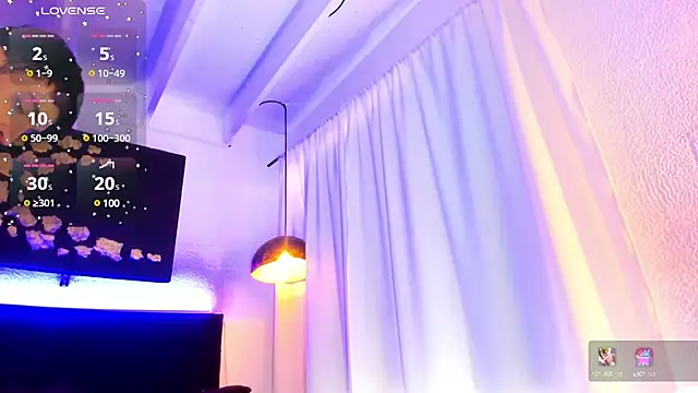 Snapshot of Angel_Snowhotxxx chatting on 01.17.25 Angel Snowhotxxx online show from 01.17.25