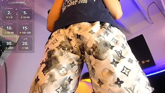 Snapshot of Angel_Snowhotxxx chatting on 01.22.25 Angel Snowhotxxx online show from 01.22.25