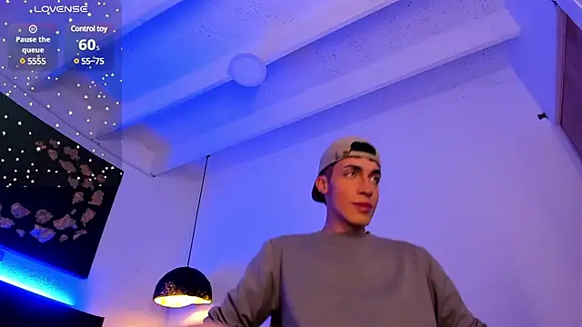 Snapshot of Angel_Snowhotxxx chatting on 02.02.25 Angel Snowhotxxx online show from 02.02.25