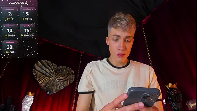 Snapshot of Angel_Snowhotxxx chatting on 02.16.25 Angel Snowhotxxx online show from 02.16.25