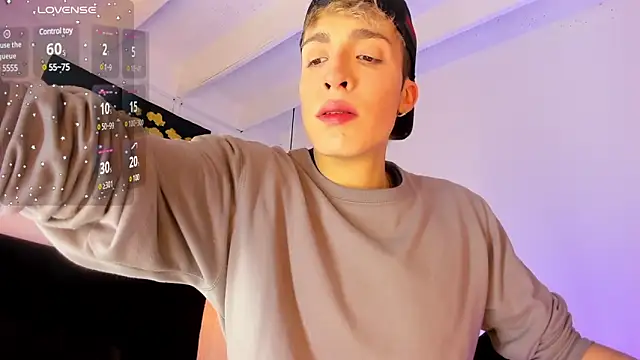 Snapshot of Angel_Snowhotxxx chatting on 03.13.25 Angel Snowhotxxx online show from 03.13.25