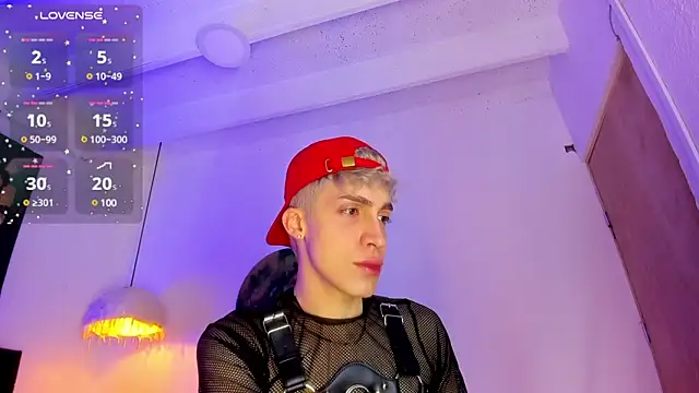 Snapshot of Angel_Snowhotxxx chatting on 03.20.25 Angel Snowhotxxx online show from 03.20.25