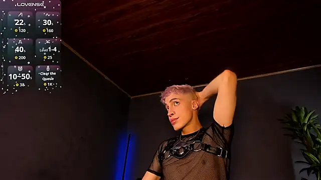 Snapshot of Angel_Snowhotxxx chatting on 09.21.25 Angel Snowhotxxx online show from 09.21.25