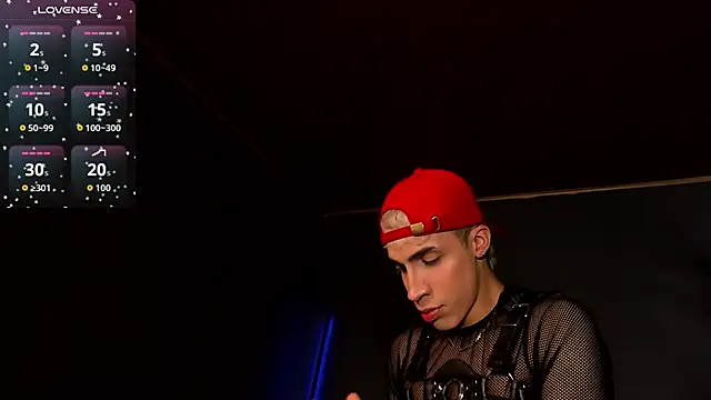 Snapshot of Angel_Snowhotxxx chatting on 11.17.25 Angel Snowhotxxx online show from 11.17.25