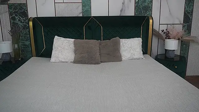 IceDanielles online show from 07.18.26