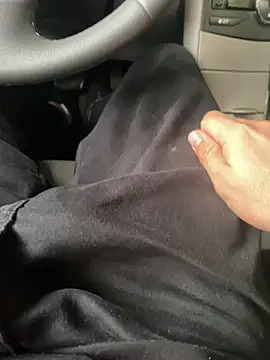 Snapshot of mocinhohrc chatting on 10.28.25 mocinhohrc online show from 10.28.25