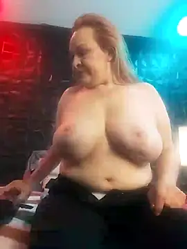 Snapshot of Wife_sexxx chatting on 12.13.24 Wife sexxx online show from 12.13.24