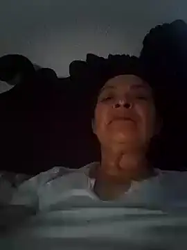 Snapshot of Wife_sexxx chatting on 01.01.25 Wife sexxx online show from 01.01.25