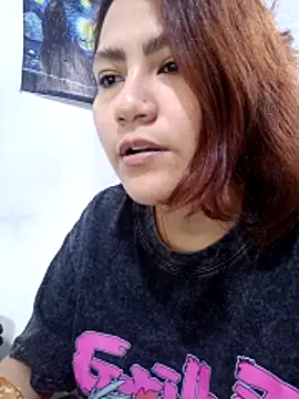 Snapshot of ZUCAAT chatting on 02.14.26 ZUCAAT online show from 02.14.26