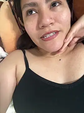 Snapshot of ZUCAAT chatting on 02.22.26 ZUCAAT online show from 02.22.26