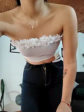 merlinaadams  online show from 10.31.25