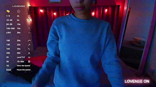 Snapshot of littleebonny chatting on 12.05.24 littleebonny online show from 12.05.24