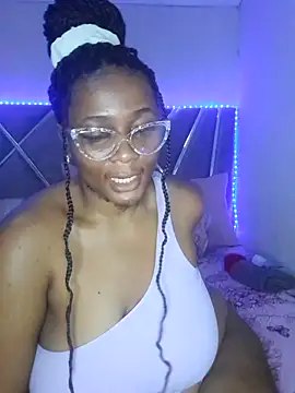 Snapshot of CocoBootyyy chatting on 02.21.25 CocoBootyyy online show from 02.21.25