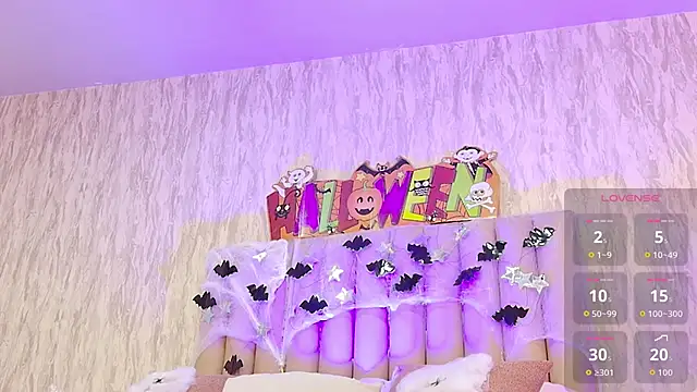 Snapshot of emily_parkerr chatting on 10.08.25 emily parkerr online show from 10.08.25