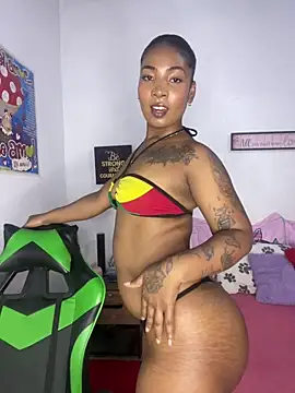 Snapshot of alissonjhonson chatting on 05.17.26 alissonjhonson online show from 05.17.26