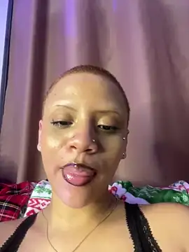 Snapshot of Charlotee_ chatting on 12.22.24 Charlotee  online show from 12.22.24