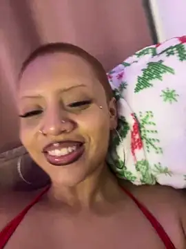 Snapshot of Charlotee_ chatting on 01.21.25 Charlotee  online show from 01.21.25