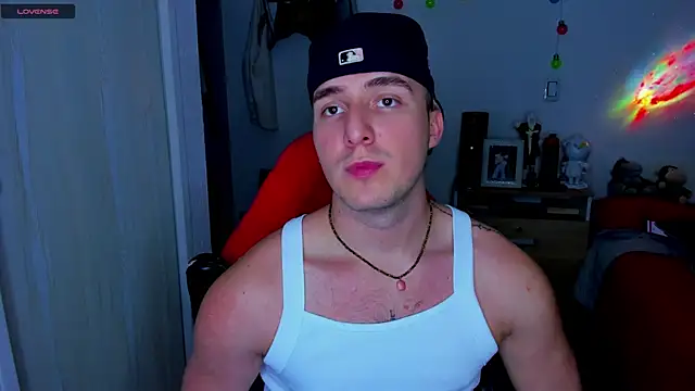 liam oficial02 online show from 12.19.24