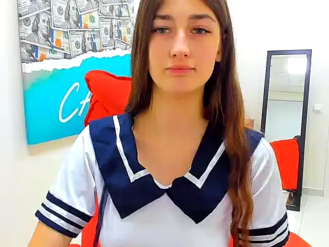 Snapshot of Moon-liza chatting on 02.18.26 Moon-liza online show from 02.18.26