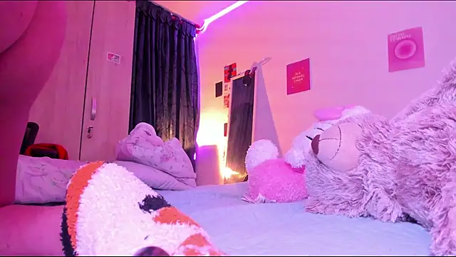 StephaniFox online show from 01.31.25