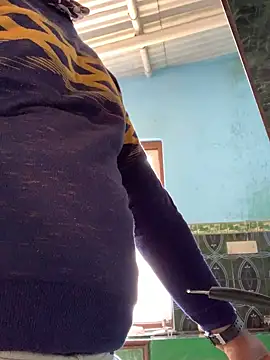 Snapshot of SweetFatBoy chatting on 01.25.25 SweetFatBoy online show from 01.25.25