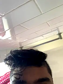 Snapshot of SweetFatBoy chatting on 10.18.25 SweetFatBoy online show from 10.18.25