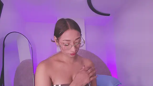 vale ross  online show from 04.15.26