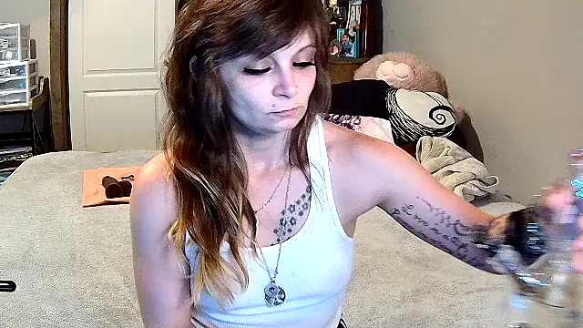 Snapshot of ZeelaXoXo chatting on 02.24.26 ZeelaXoXo online show from 02.24.26