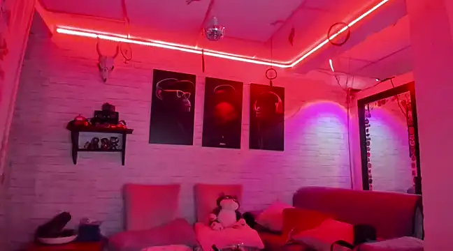 Kimmymadison- online show from 01.13.25