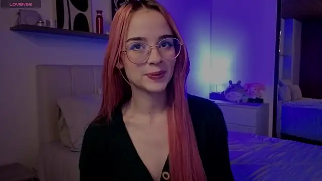 Roxxy mora online show from 12.17.25