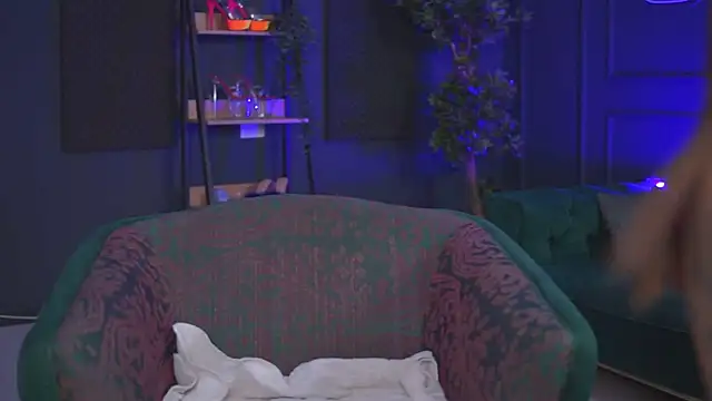 RaquelleVon online show from 02.20.25