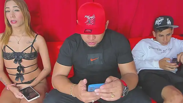 Snapshot of Extreme_Team8 chatting on 02.01.25 Extreme Team8 online show from 02.01.25