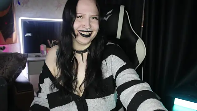 Snapshot of Kitty_goth chatting on 06.19.26 Kitty goth online show from 06.19.26