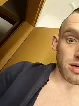 Snapshot of Bartzrl chatting on 10.10.25 Bartzrl online show from 10.10.25