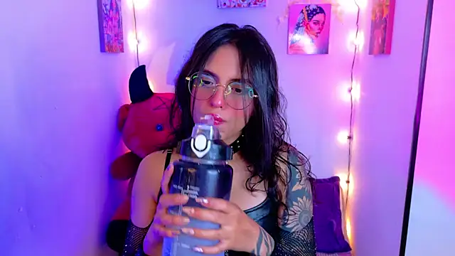 Snapshot of Dann_dan chatting on 12.04.24 Dann dan online show from 12.04.24