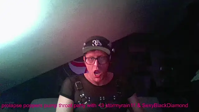 Snapshot of Bigthroaterboy chatting on 12.01.24 Bigthroaterboy online show from 12.01.24