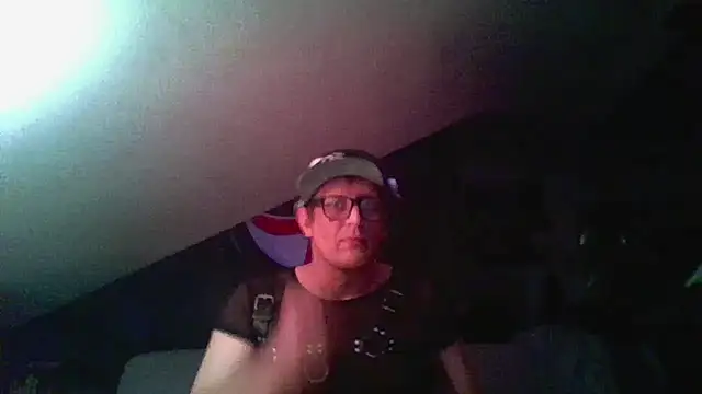 Snapshot of Bigthroaterboy chatting on 12.04.24 Bigthroaterboy online show from 12.04.24