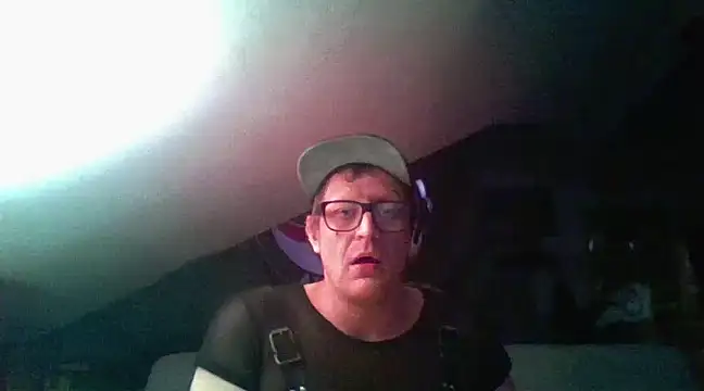 Snapshot of Bigthroaterboy chatting on 12.06.24 Bigthroaterboy online show from 12.06.24