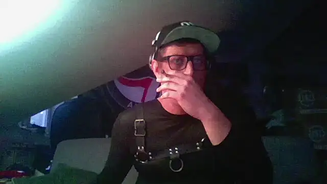 Snapshot of Bigthroaterboy chatting on 12.07.24 Bigthroaterboy online show from 12.07.24